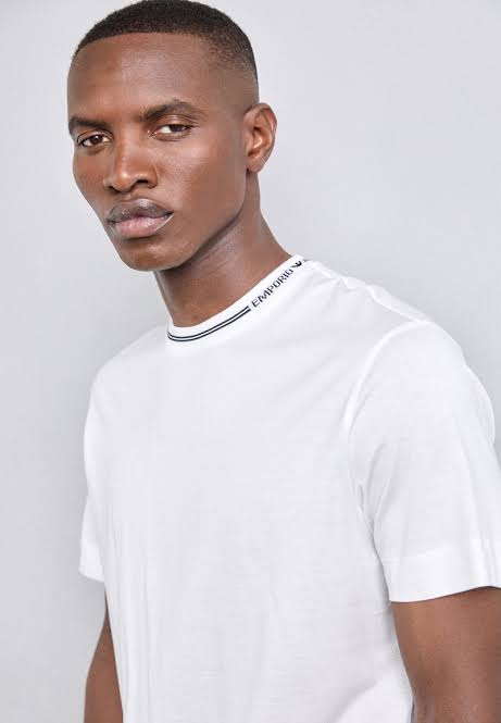 EMPORIO ARMANI
BASIC T-SHIRT - BIANCO CALDO