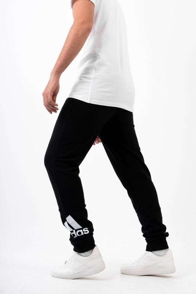 Adidas Essential pants - Regular fit