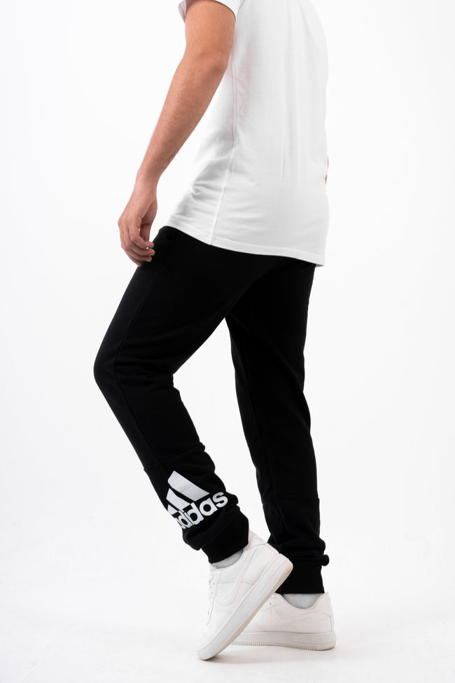 Adidas Essential pants - Regular fit