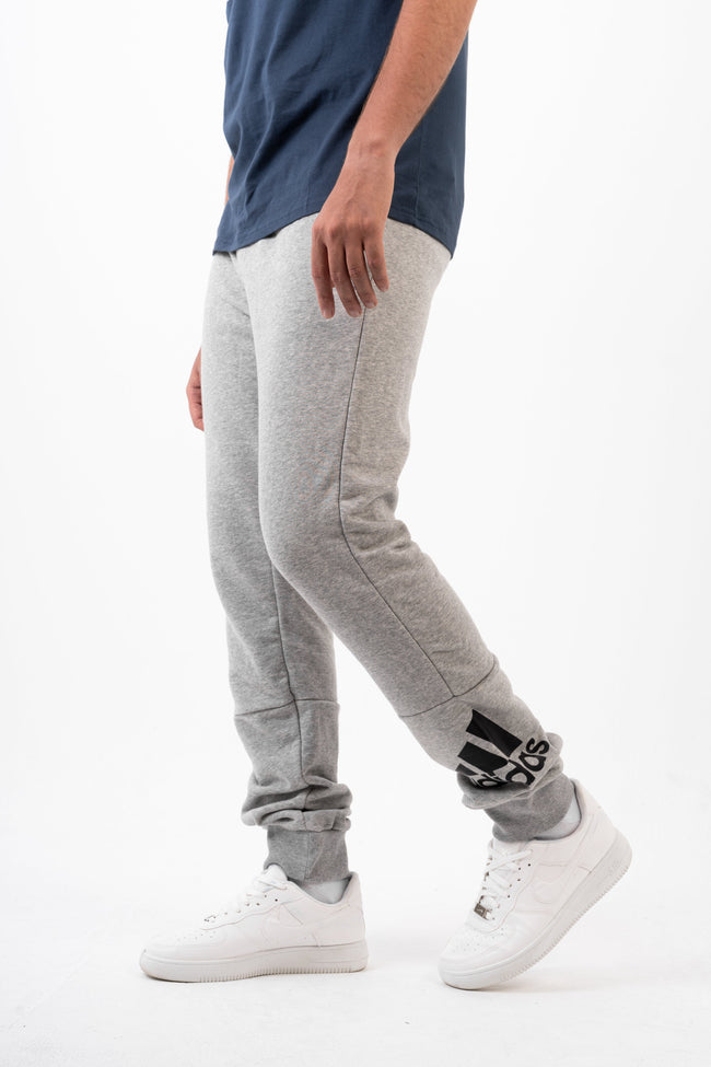 Adidas Essential pants - Regular fit